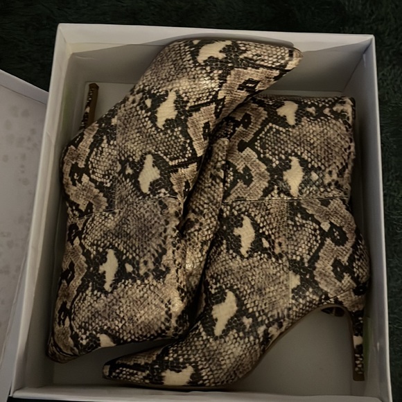 Steve Madden snake knee boots size 8.5 - Picture 3 of 4